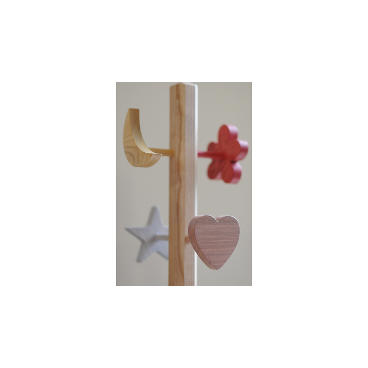 Le Portemanteau en bois sur pied Fille